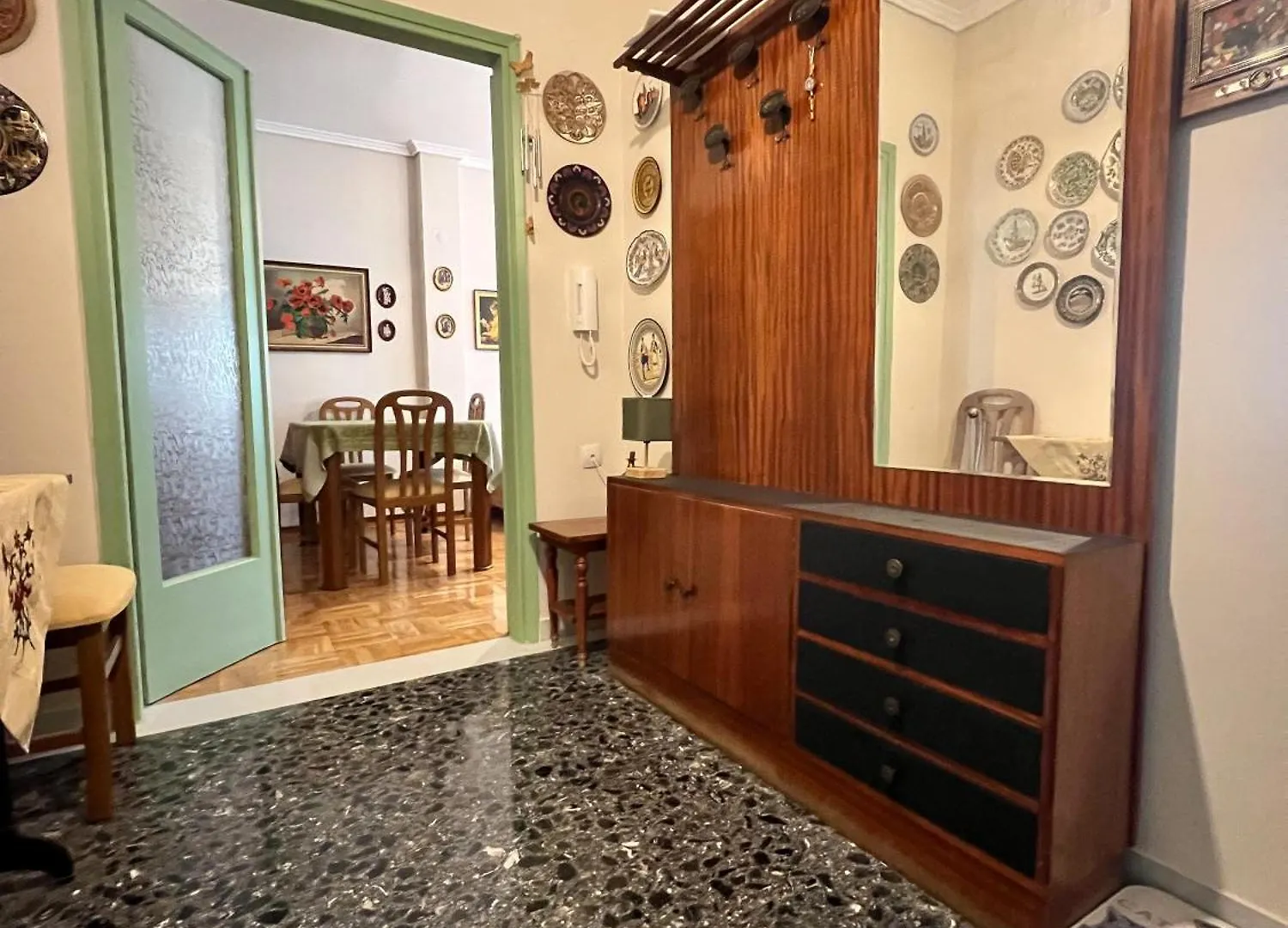 Sonia'S Skg 3 Bedroom Family Apartment - Near Metro Salonic